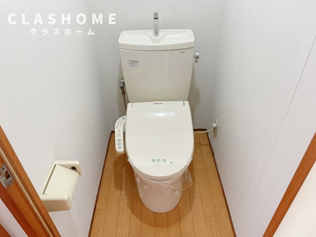 トイレ　同物件の別部屋になります。