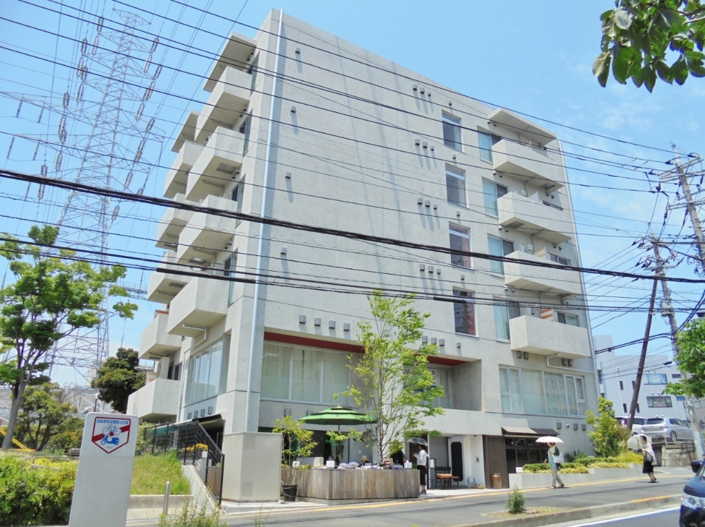 建物外観　新百合ヶ丘駅徒歩4分の好立地♪