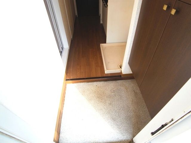 玄関　☆玄関に下駄箱あり☆