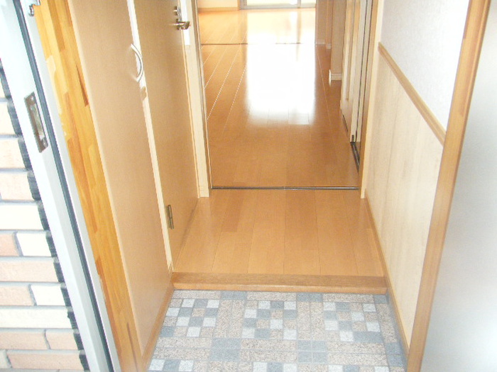 玄関　別部屋の写真です
