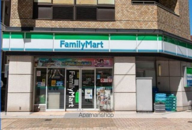 コンビニ　ファミリーマート茅場町駅東店（コンビニ）まで256m