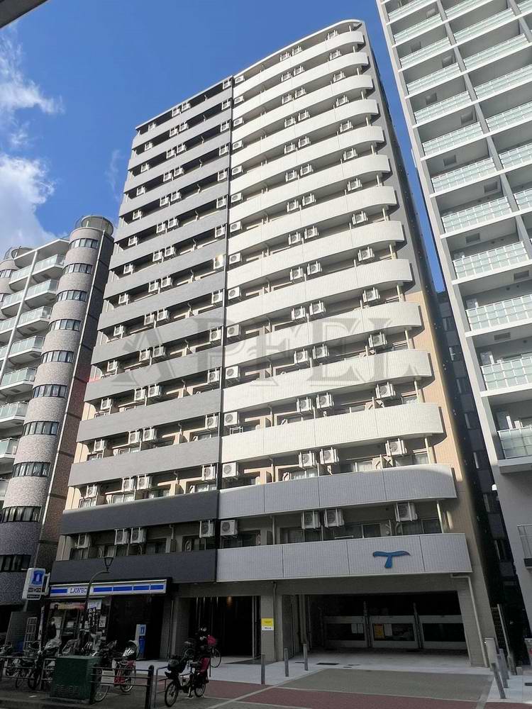 SERENiTE本町refletの外観写真