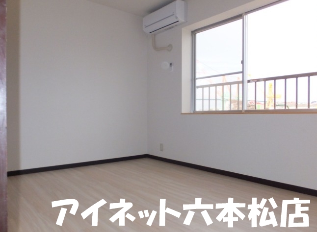 その他共有部分　家具の配置がしやすいお部屋です。