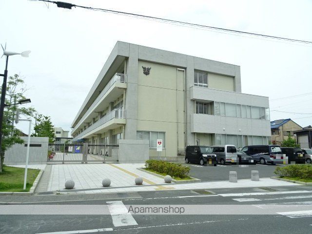 中学校　北部中学校（中学校）まで694m