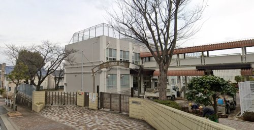 小学校　名古屋市立名東小学校（小学校）まで810m