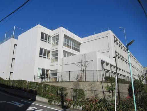 中学校　名古屋市立神丘中学校（中学校）まで1149m