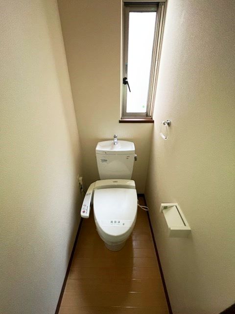 ＪＲ山陽本線 北長瀬駅 徒歩10分 2階建 築18年のトイレ写真