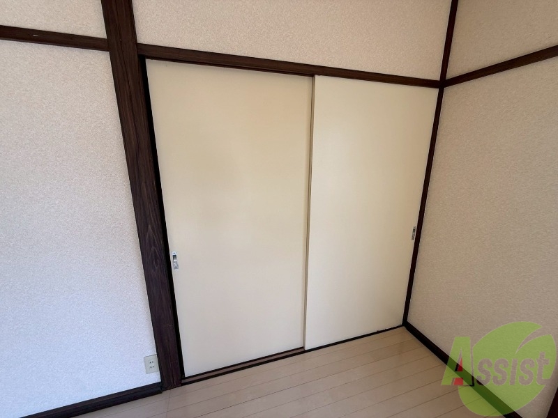 収納　収納箇所は押入です。荷物はこちらにどうぞ。
