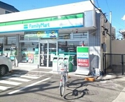 コンビニ　ファミリーマート平潟店（コンビニ）まで355m