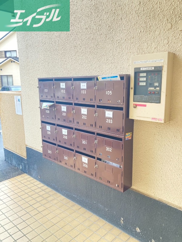 マンション津高の玄関写真
