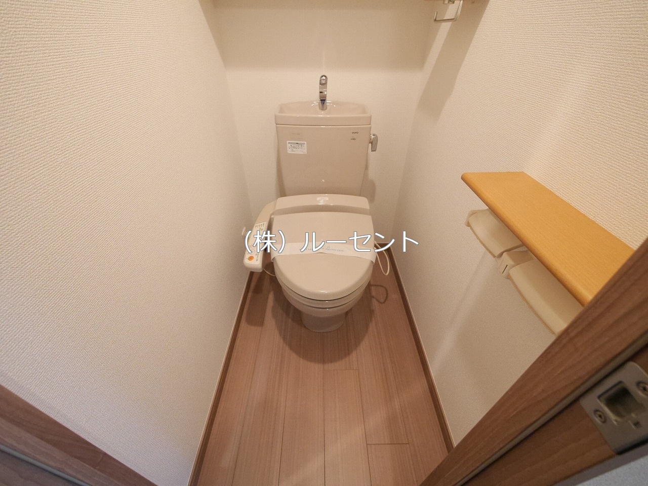 都営三田線 西巣鴨駅 徒歩10分 7階建 築18年のトイレ写真