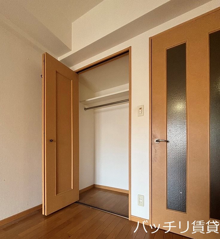 収納　別号室タイプの為、現状を優先いたします