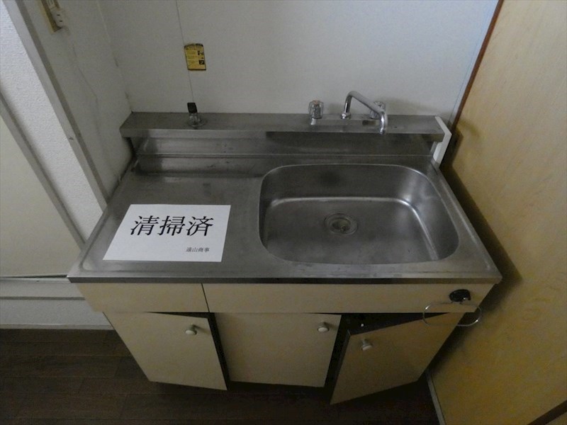 東京メトロ千代田線 綾瀬駅 徒歩10分 2階建 築48年のキッチン写真