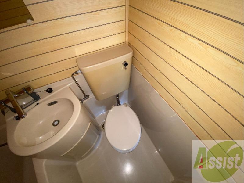 札幌市電 石山通駅 徒歩5分 4階建 築42年のトイレ写真