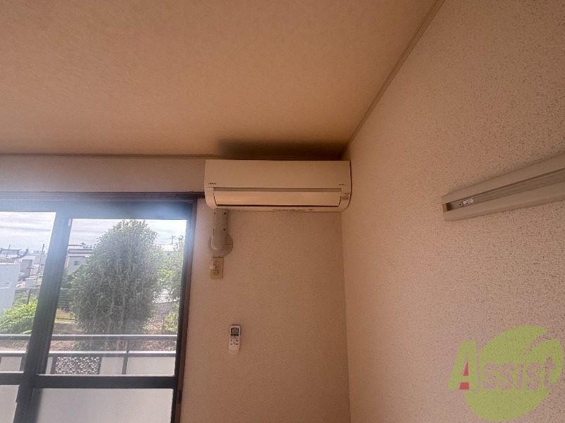 その他設備　リビングにエアコンが付いているため部屋の温度の調節が可能です