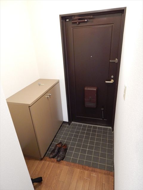 ロイヤルヴィレッヂの玄関写真