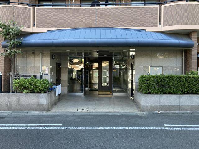 エントランス　オートロック完備