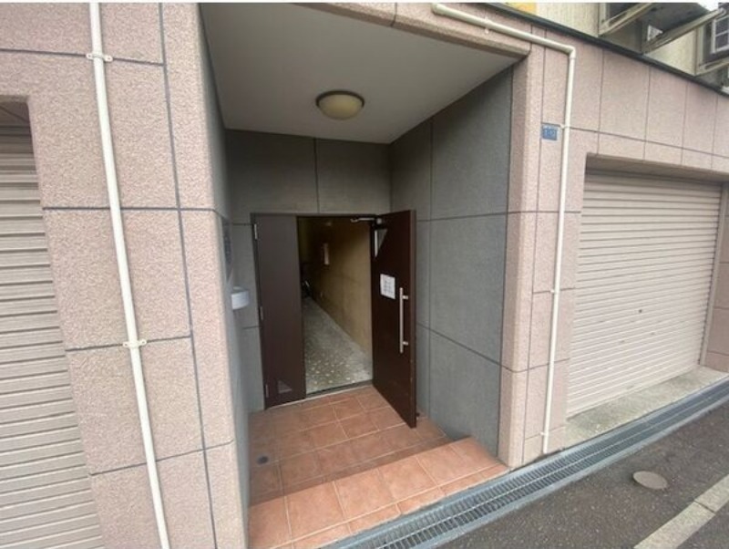 地下鉄東西線 宮の沢駅 徒歩12分 3階建 築22年の外観写真