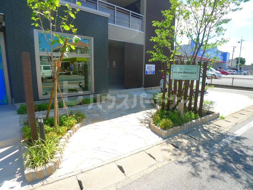 セゾン・ウールーIの外観写真