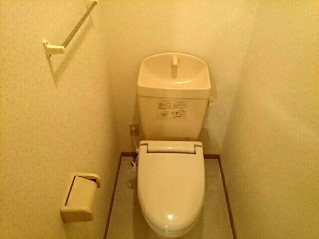グリーンライン 北山田駅 徒歩12分 2階建 築24年のトイレ写真