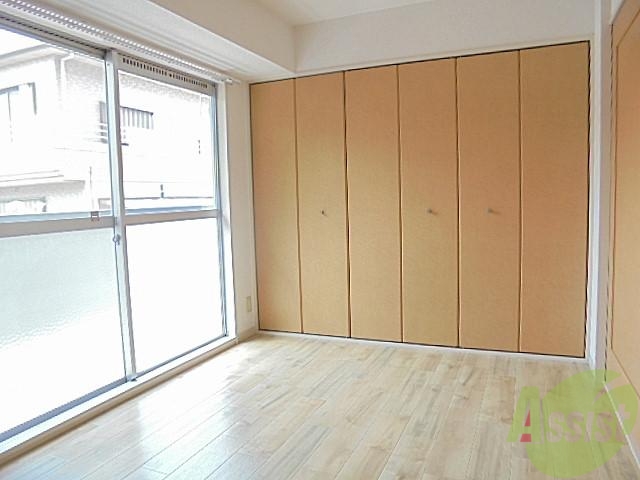 その他部屋・スペース　こちらのお部屋を布団を敷いて寝室におつかいくださいませ～。