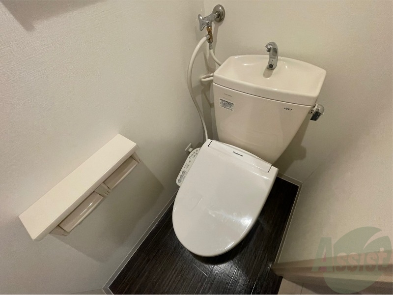 トイレ　ウォシュレット機能がついたトイレ。安心して使用できますね。