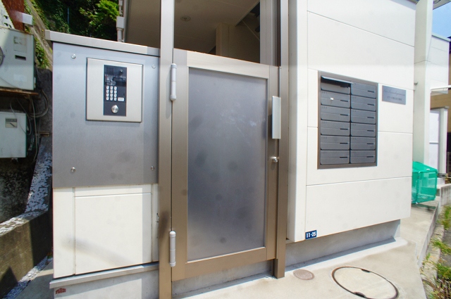 京急本線 花月総持寺駅 徒歩3分 3階建 築8年の外観写真