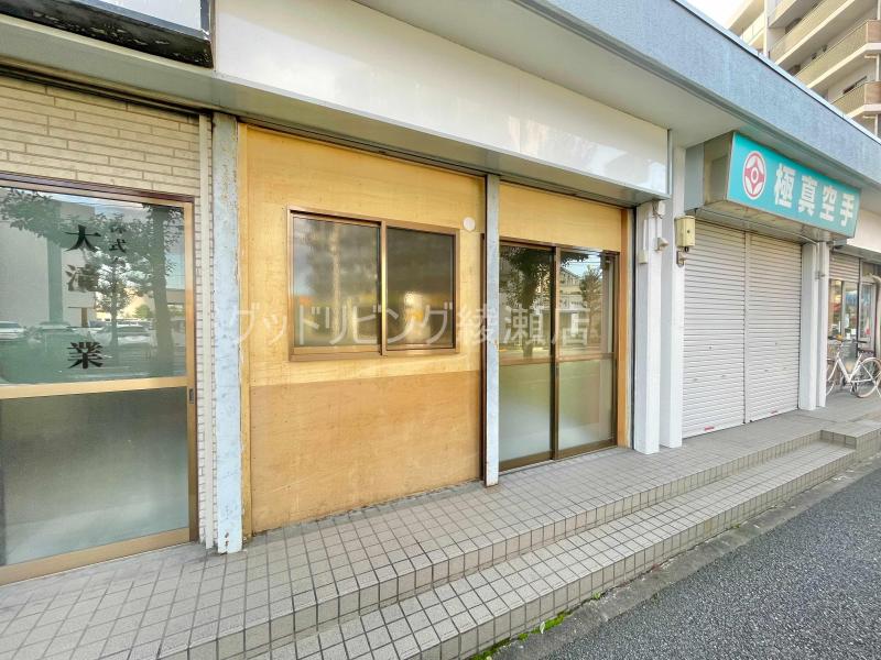 山田興行貸店舗・事務所の外観写真