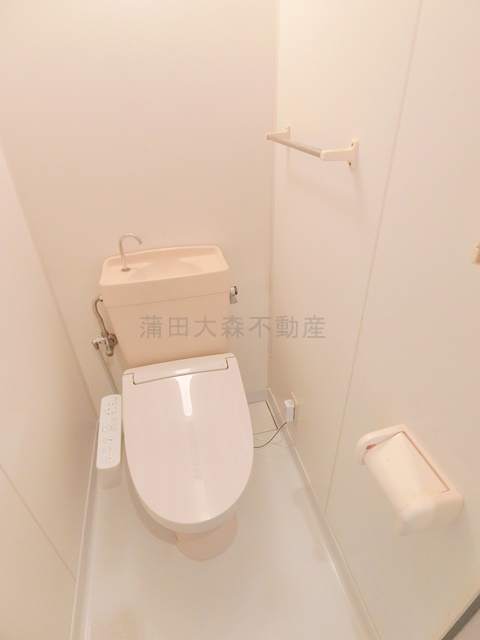 トイレ　温水洗浄便座付きトイレ