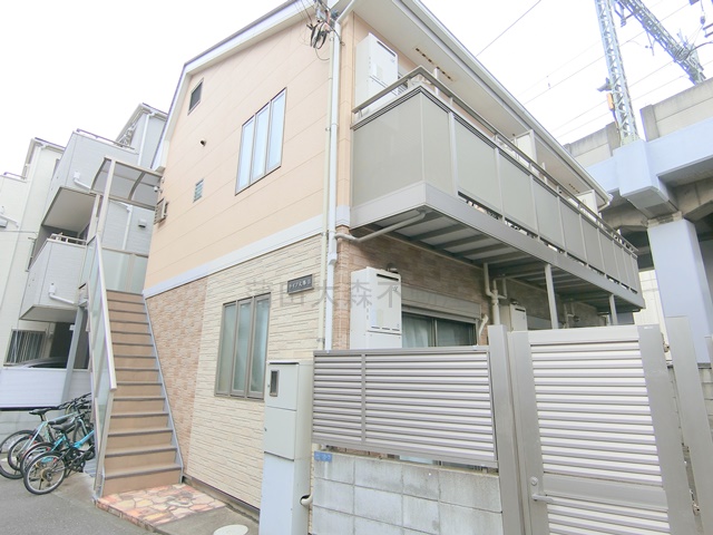 建物外観　2011年1月築　木造地上2階建て総戸数6戸　　東京都大田区