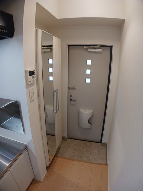 サンリット サイドの玄関写真