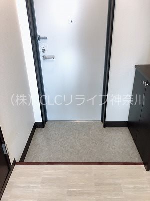 サンヒルズの玄関写真