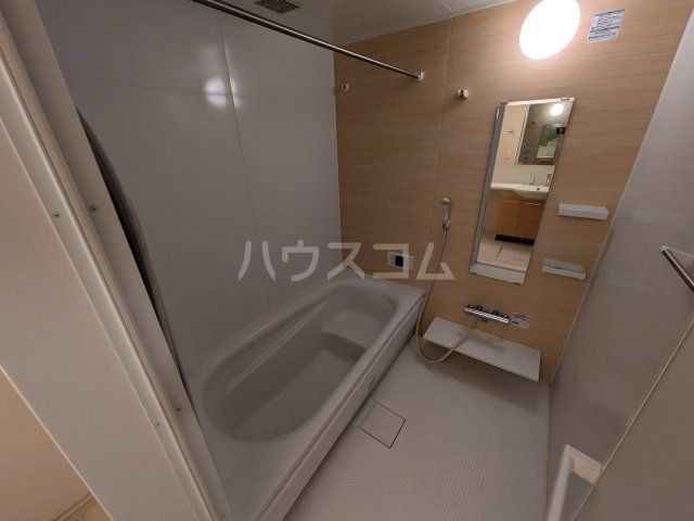 ウィステリアの風呂写真