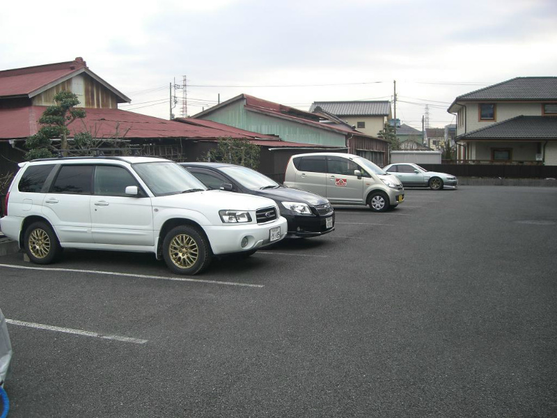 駐車場　敷地内駐車場