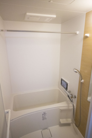 バス・シャワールーム　※別部屋の写真です
