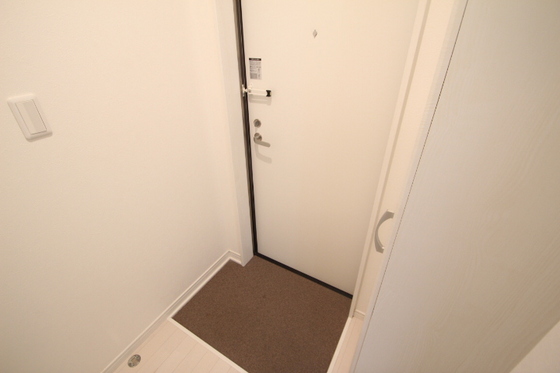 玄関　※別部屋の写真です