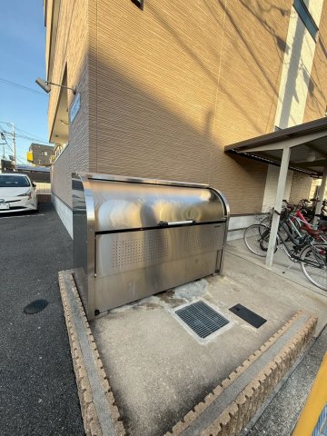 南海本線 諏訪ノ森駅 徒歩7分 3階建 築11年の外観写真