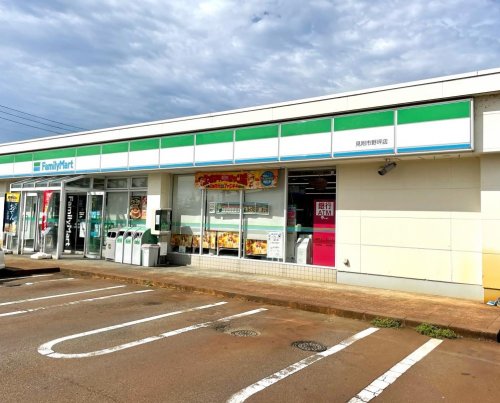 コンビニ　ファミリーマート市野坪店（コンビニ）まで38m