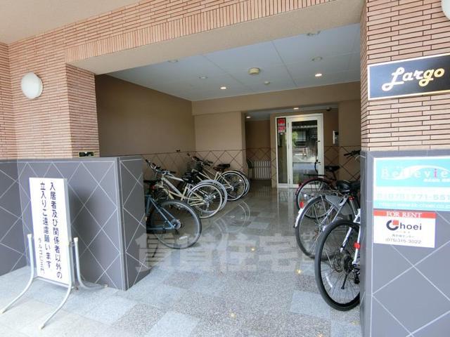 地下鉄東西線 東山駅 徒歩7分 5階建 築14年の外観写真