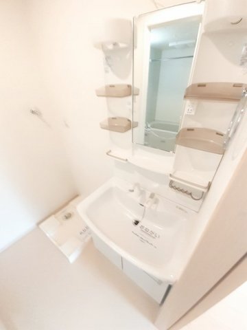洗面設備　コンパクトで使いやすい洗面所