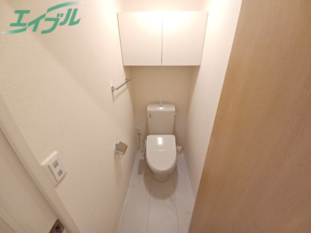 トイレ　反転タイプ参考写真