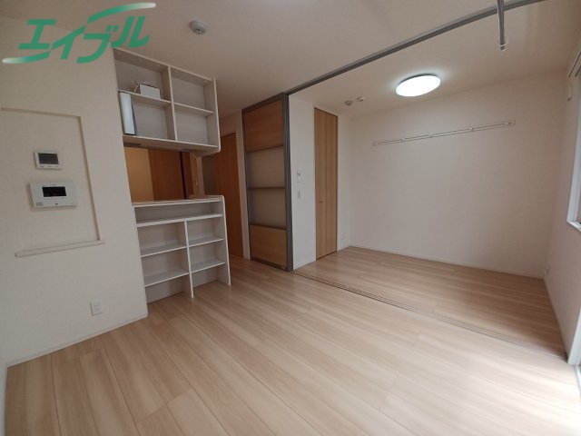 居室・リビング　反転タイプ参考写真