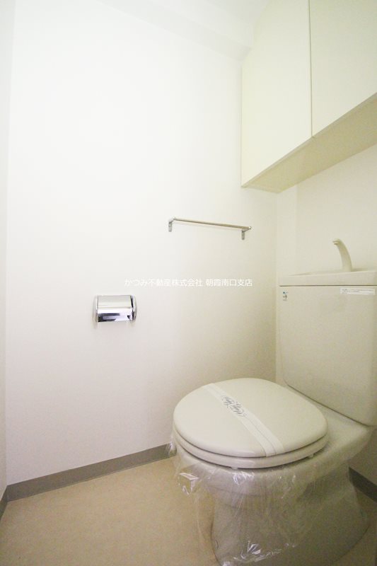 トイレ　同物件別号室参考写真