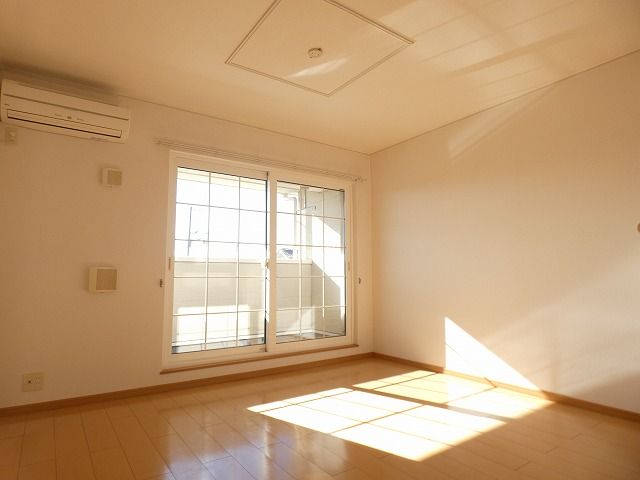 フォンテーヌVIIIの居間写真