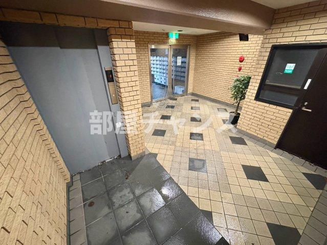 地下鉄桜通線 高岳駅 徒歩3分 8階建 築30年の外観写真