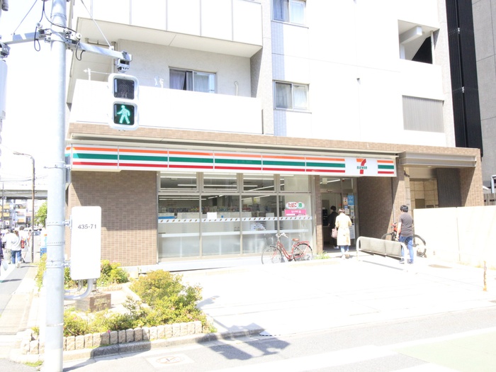 コンビニ　セブン-イレブン 新宿水道町中央店（コンビニ）まで400m