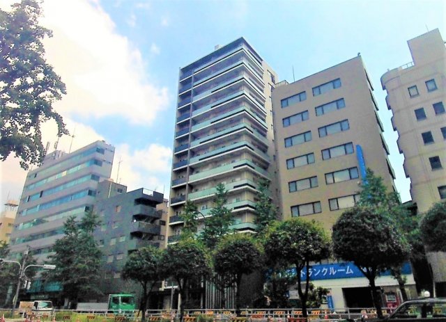 建物外観　ブランシエスタ白山は白山通り沿いに建つコンセプトマンションで