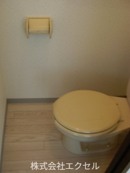 トイレ　同建物別室画像です