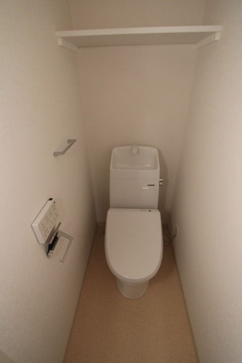 京阪本線 牧野駅 徒歩10分 3階建 築3年のトイレ写真