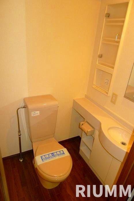 東京メトロ丸ノ内線 新高円寺駅 徒歩1分 11階建 築26年のトイレ写真